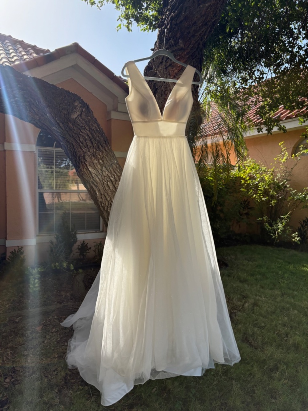A-line Wedding Dress with elegant low Back